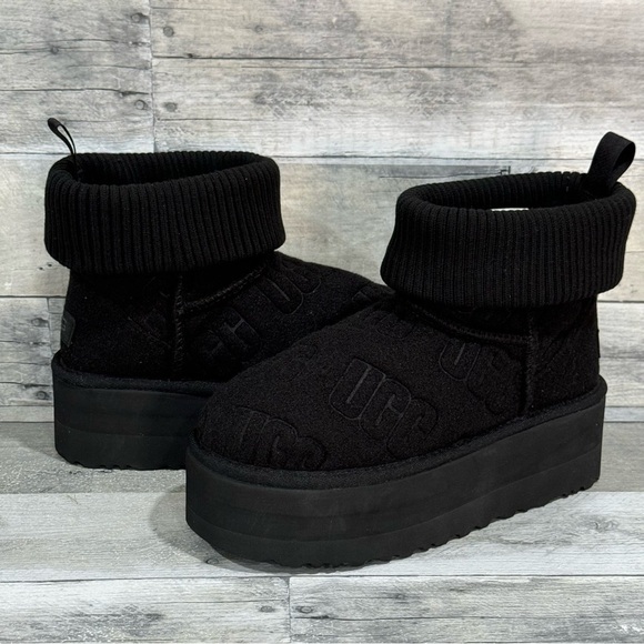 UGG Classic Mini Platform Felted Boot In Black Sz